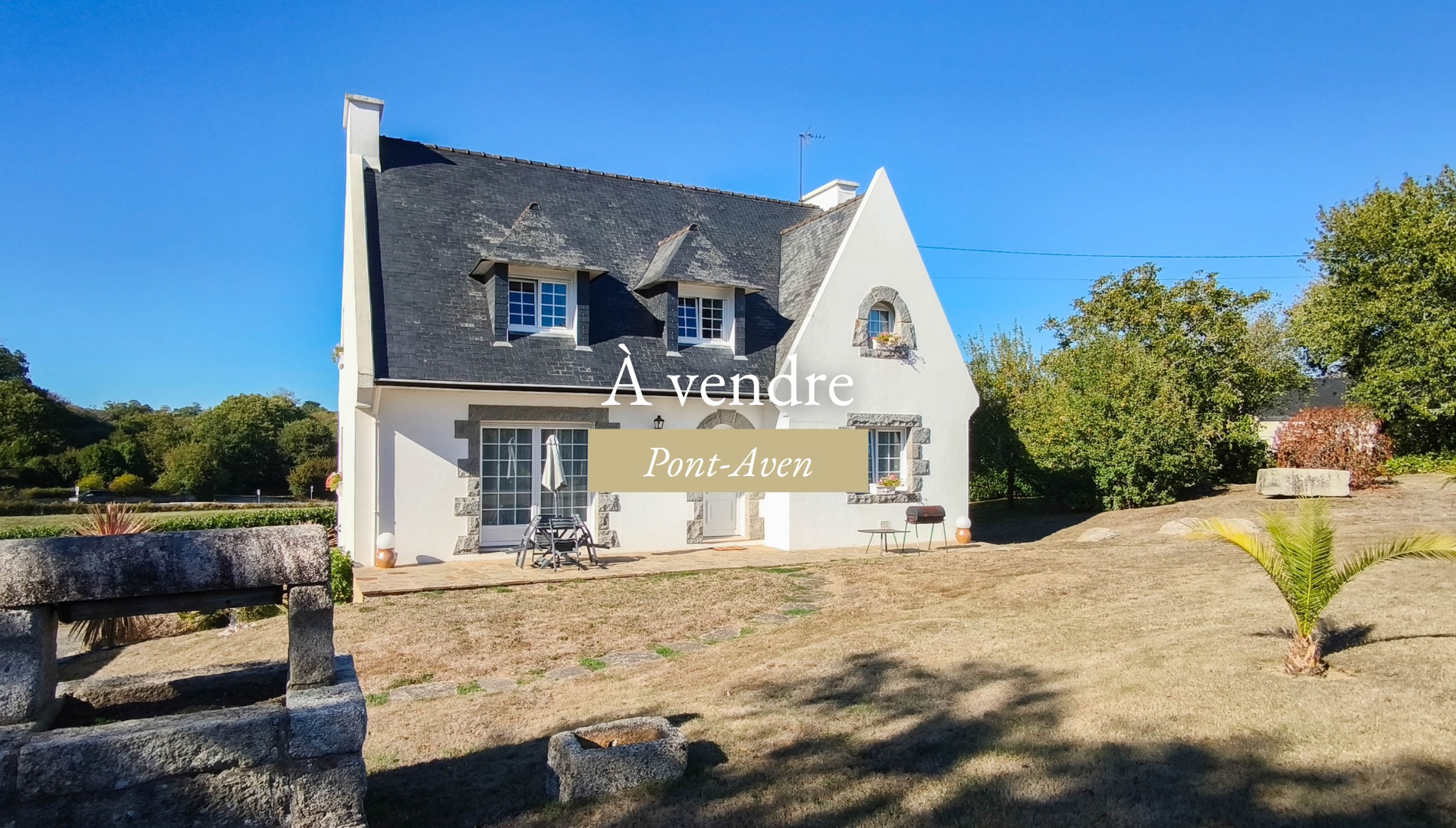 Votre futur cocon 🏠

📍Idéalement située entre Pont-Aven et Trégunc, cette maison rénovée vous séduira par ses beaux volu